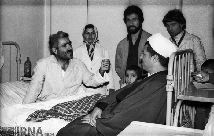 (تصاویر) هاشمی در اوایل انقلاب (تصاویر) هاشمی در اوایل انقلاب