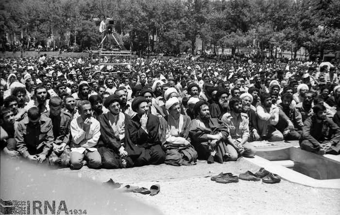 (تصاویر) هاشمی در اوایل انقلاب (تصاویر) هاشمی در اوایل انقلاب