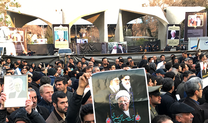 (تصاویر) آغاز مراسم تشییع پیکر هاشمی (تصاویر) آغاز مراسم تشییع پیکر هاشمی