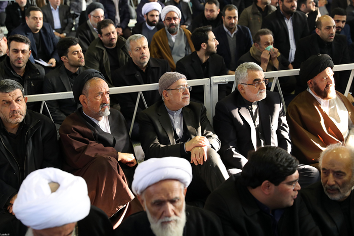 (تصاویر) نماز رهبرانقلاب بر پیکر 