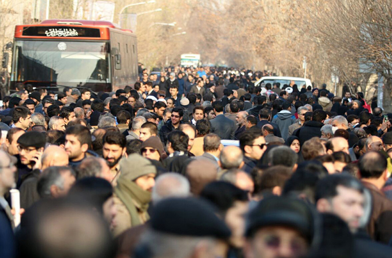 (تصاویر) پیکر هاشمی میان سیل جمعیت (تصاویر) پیکر هاشمی میان سیل جمعیت