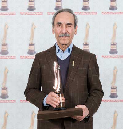 فرش مشهد به عنوان برند برتر ایرانی برگزیده شد فرش مشهد به عنوان برند برتر ایرانی برگزیده شد