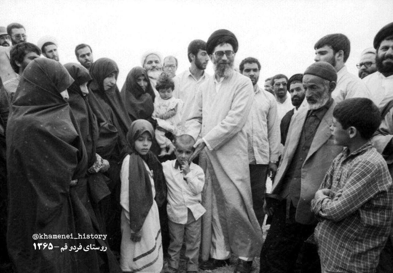 (تصویر) رهبر انقلاب در سالهای خیلی دور (تصویر) رهبر انقلاب در سالهای خیلی دور