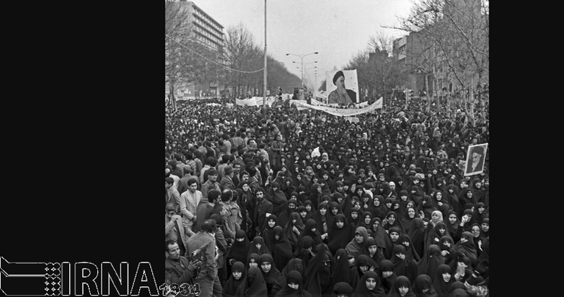 (تصاویر) راهپیمایی در حمایت از دولت بازرگان