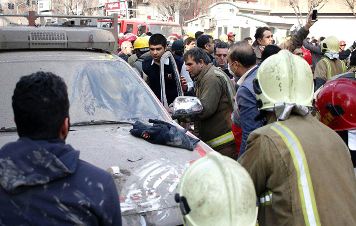 (تصاویر) جستجو میان آوارهای پلاسکو (تصاویر) جستجو میان آوارهای پلاسکو