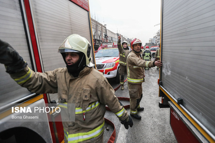 (تصاویر) یک روز پس از آتشسوزی پلاسکو (تصاویر) یک روز پس از آتشسوزی پلاسکو