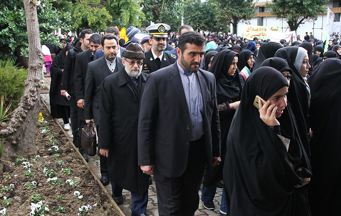 (تصاویر) مقامات و شخصیتها در راهپیمایی 22 بهمن (تصاویر) مقامات و شخصیتها در راهپیمایی 22 بهمن