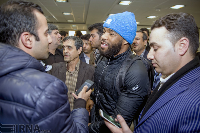 (تصاویر) استقبال از تیمکشتیامریکا در کرمانشاه (تصاویر) استقبال از تیمکشتیامریکا در کرمانشاه