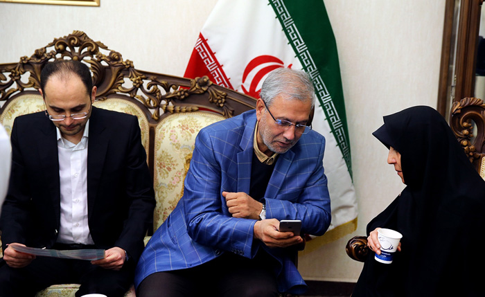 (تصاویر) تقدیر از فاطمههاشمی در کنگره زنانموفق (تصاویر) تقدیر از فاطمههاشمی در کنگره زنانموفق