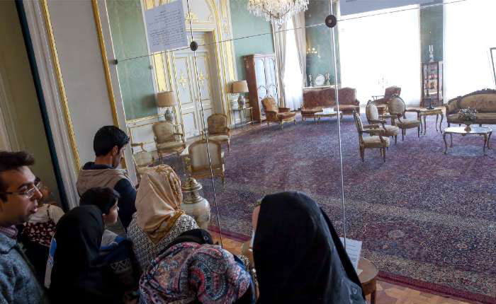 تصاویر/ گردشگران در کاخ موزه سعدآباد تصاویر/ گردشگران در کاخ موزه سعدآباد