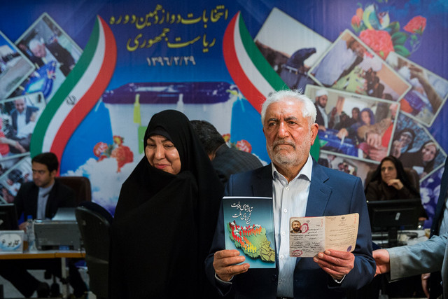 غرضی: احمدینژاد خود را مادر نظام میداند غرضی: احمدینژاد خود را مادر نظام میداند