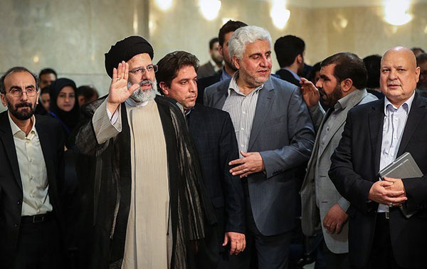 نامزدهای مشهور چگونه ثبتنام کردند؟ نامزدهای مشهور چگونه ثبتنام کردند؟