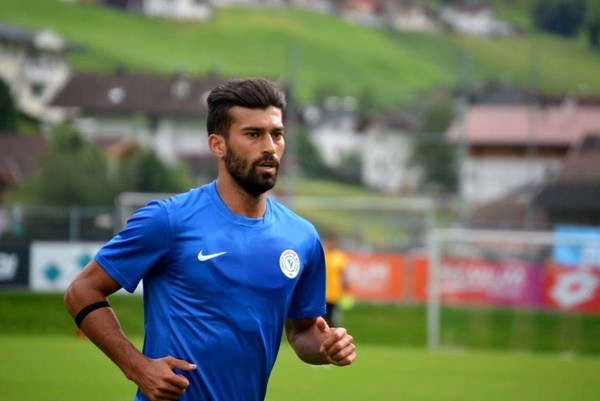 رامین رضاییان بالاخره آبیپوش شد رامین رضاییان بالاخره آبیپوش شد