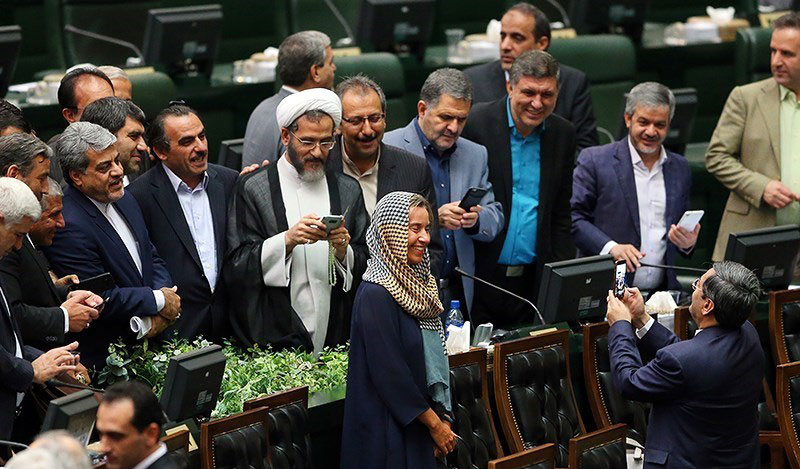 از جنجال سلفی تا جنجال غایبان