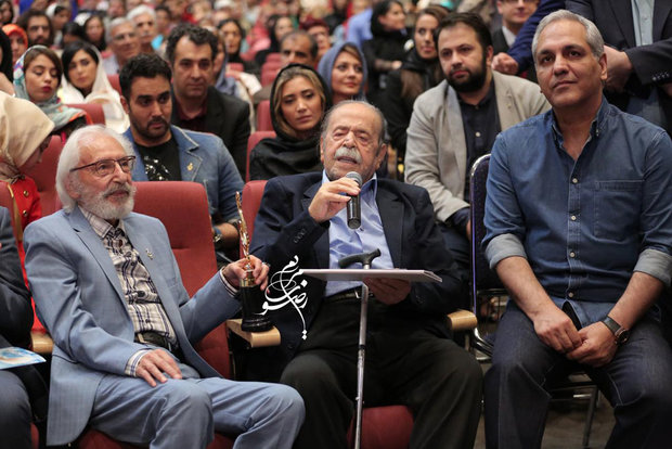 اولین تندیس علی معلم به اصغر فرهادی رسید