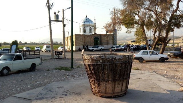 (تصاویر) اثر تاریخی که سطل زباله شد! (تصاویر) اثر تاریخی که سطل زباله شد!