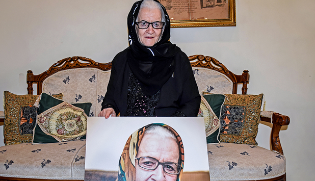 ملکه رنجبر: هیچ هنرمندی حالم را نمیپرسد ملکه رنجبر: هیچ هنرمندی حالم را نمیپرسد