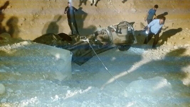 واژگونی مرگبار خودرو زائران در جاده گچساران واژگونی مرگبار خودرو زائران در جاده گچساران
