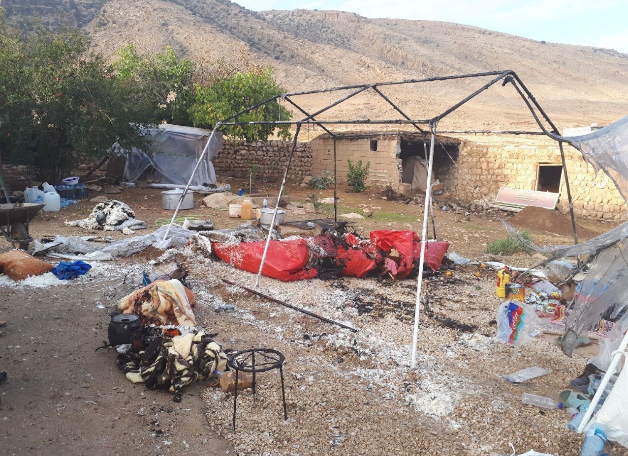 آتش در چادر زلزلهزدگان آتش در چادر زلزلهزدگان