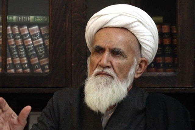 آیتالله حائری شیرازی دار فانی را وداع گفت آیتالله حائری شیرازی دار فانی را وداع گفت