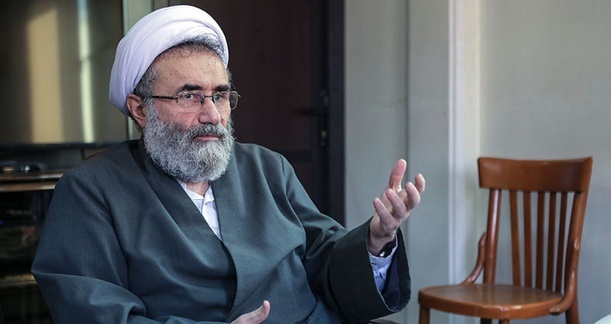 مهاجری: برخی از خاطرات آیت‌الله هاشمی می‌ترسند