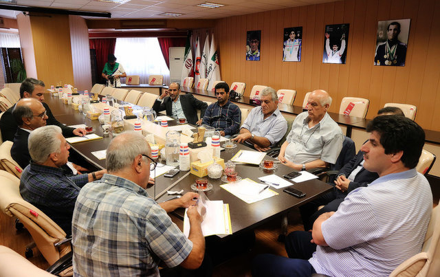 استعفای دسته‌جمعی در کشتی آزاد