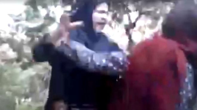 نگاه متفاوت اصولگرایان به جنجال ویدئو گشت ارشاد نگاه متفاوت اصولگرایان به جنجال ویدئو گشت ارشاد