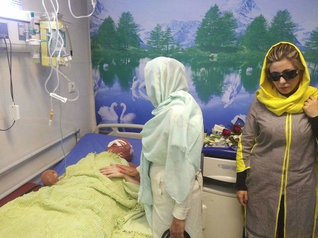 قربانیان اسیدپاشی به دیدار معصومه جلیل‌پور رفتند