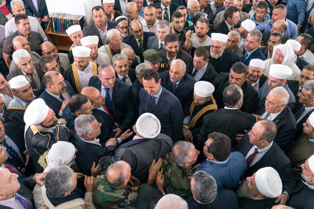 (تصاویر) حضور بشار اسد در نماز عید فطر
