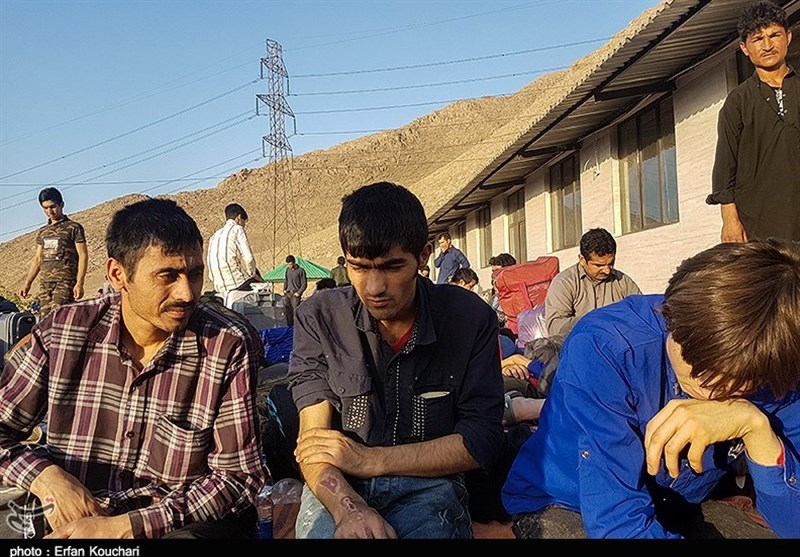 (تصاویر) گزارشی از قلب اردوگاه مهاجران در تهران