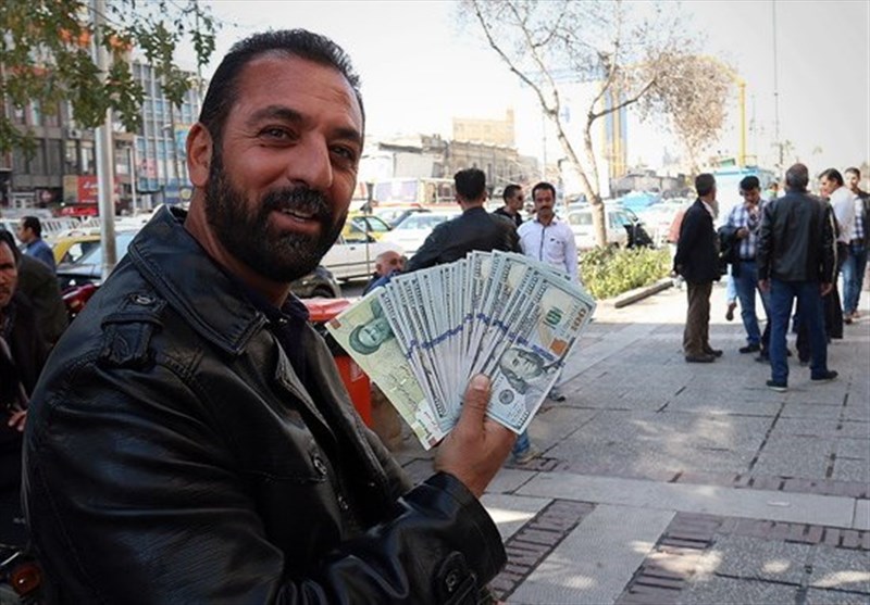هجوم فروشندگان دلار و سکه به بازار و دور تازه سقوط قیمت