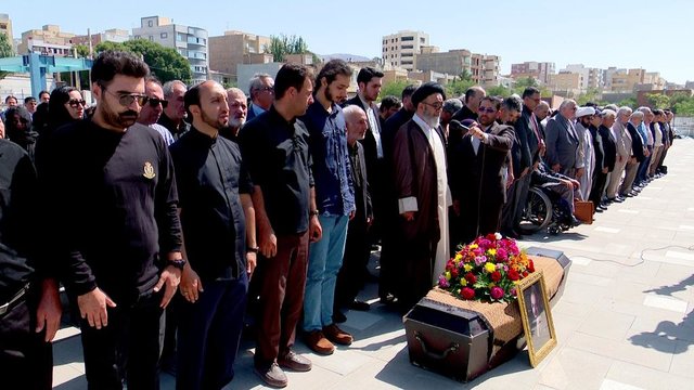 (تصاویر) پیکر اصغر فردی به خاک سپرده شد