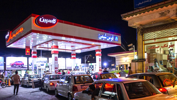 کمیابی بنزین در شهر‌های مرکزی مازندران