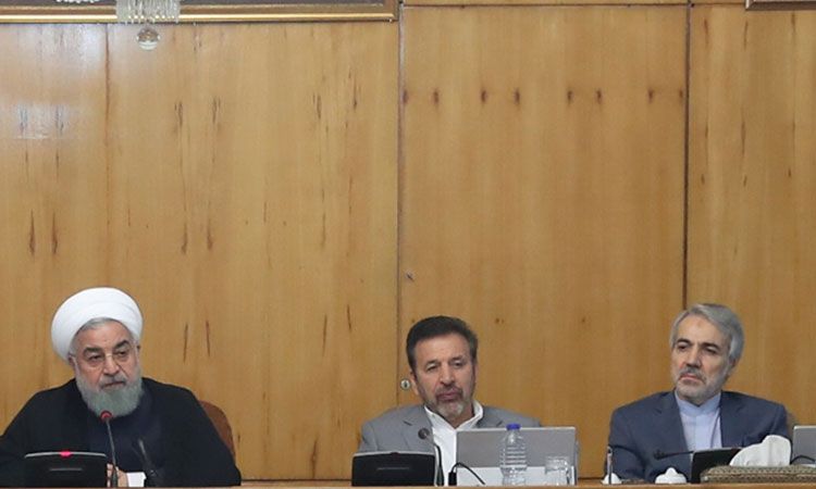 چه کسی همه را علیه روحانی بسیج کرده است؟ / روحانی علیه روحانی چه کسی همه را علیه روحانی بسیج کرده است؟ / روحانی علیه روحانی