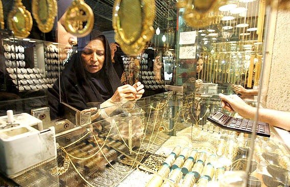 دلار به ۱۸ هزار تومان رسید و سکه از ۵ میلیون گذشت