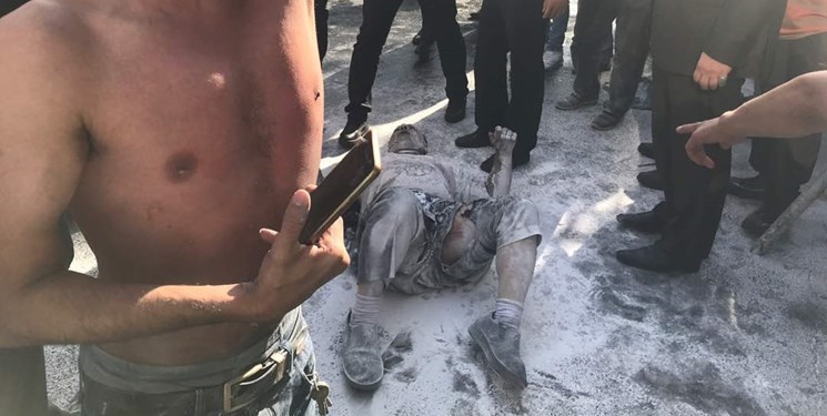 یک مرد خودش را جلوی شهرداری تهران به آتش کشید