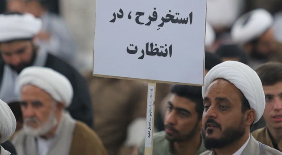 روزنامه جوان: ۵ طلبه بخاطر آن پلاکارد کذایی دستگیر شدند