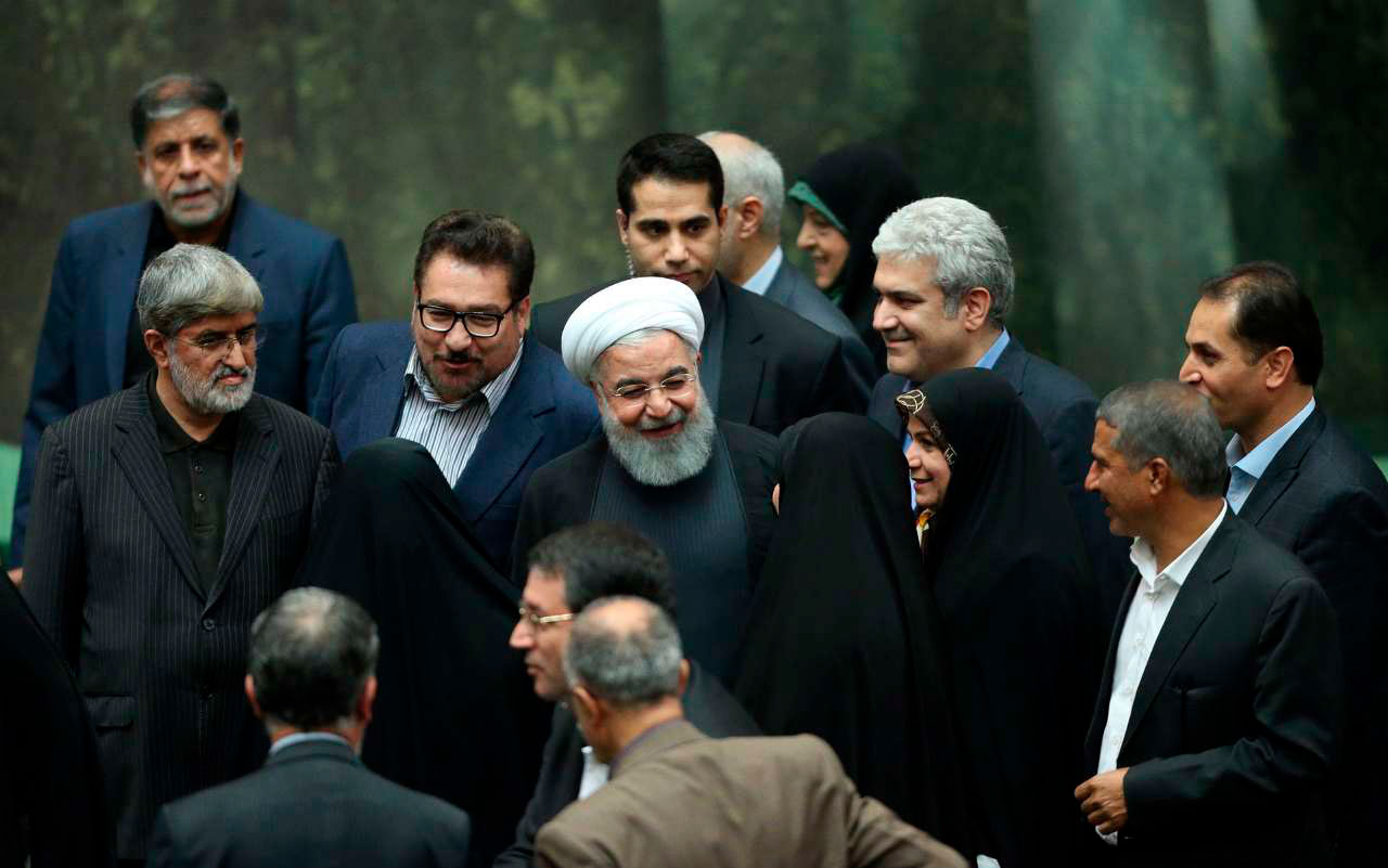 روحانی: بعضی‌ها قبول داشتند که بیایند، اما صدایشان لرزان بود؛ می‌گفتند استخاره خوب درنیامده/ ایران کشور ارزانی است