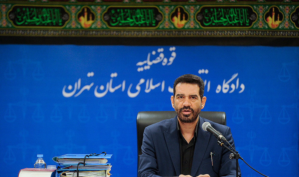 محاکمه ۵ صراف به اتهام سوء استفاده از کارتهای ملی محاکمه ۵ صراف به اتهام سوء استفاده از کارتهای ملی
