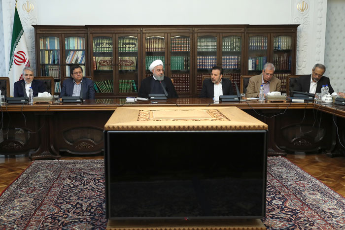 چرا اقتصادانان سرشناس در نشست با روحانی غایب بودند؟ چرا اقتصادانان سرشناس در نشست با روحانی غایب بودند؟