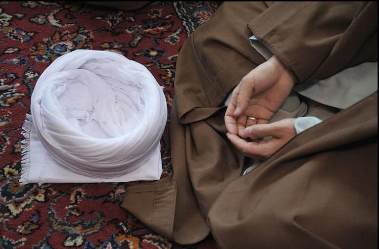 چرا برخی طلاب تمایلی به پوشیدن لباس روحانیت ندارند؟