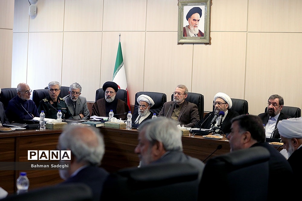 (تصاویر) جایگاه رئیسی در نشست مجمع خبرساز شد