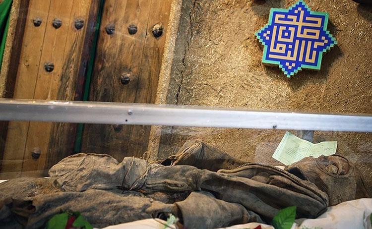 محسن رضایی عذرخواهی کند