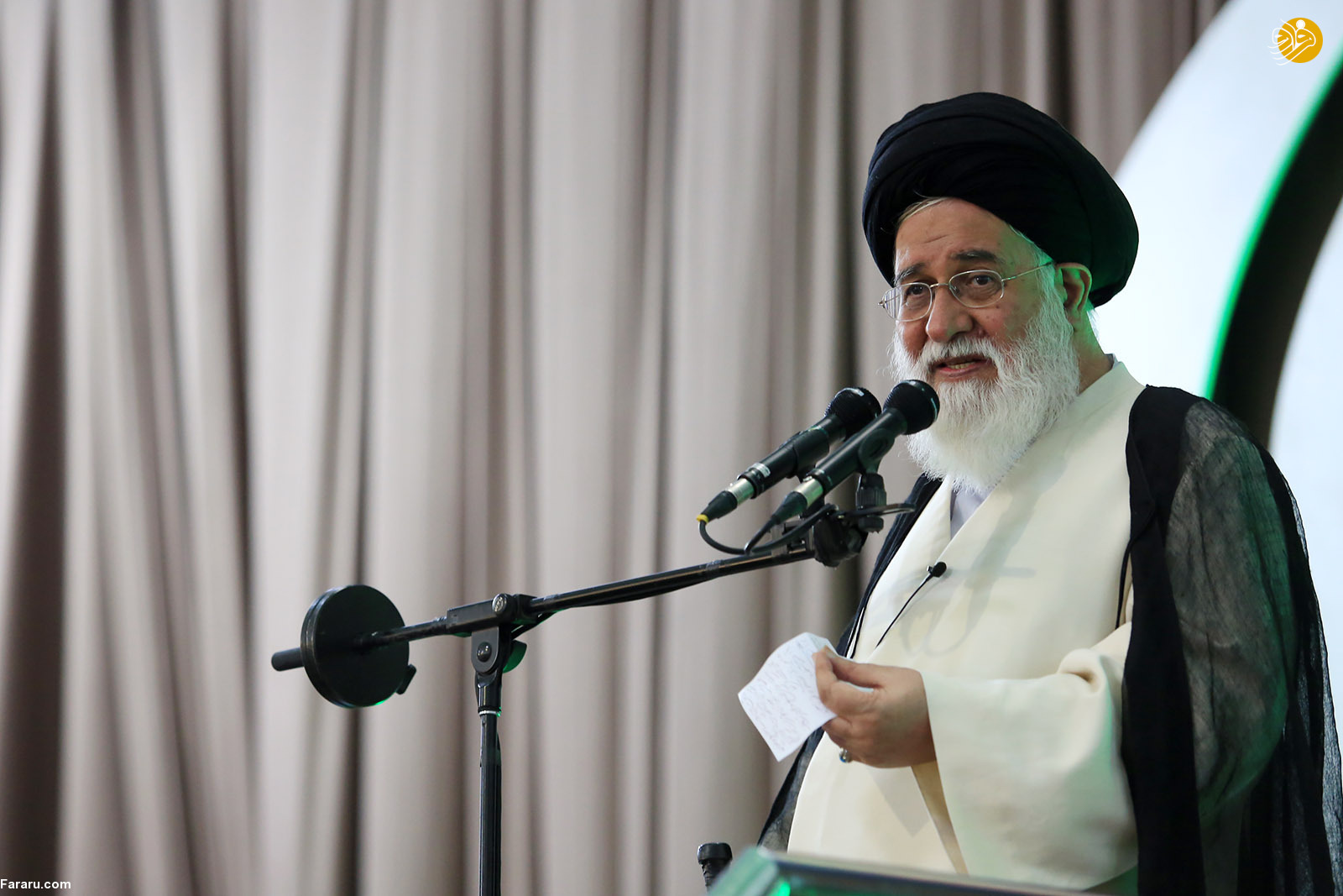 انتقاد تند علم‌الهدی از سخنان روحانی: می‌خواهید به دشمن چراغ سبز نشان دهید؟