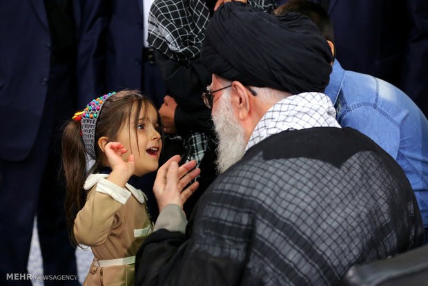 دست‌نوشته رهبر انقلاب برای «مهمانان متفاوت جشنواره فجر»