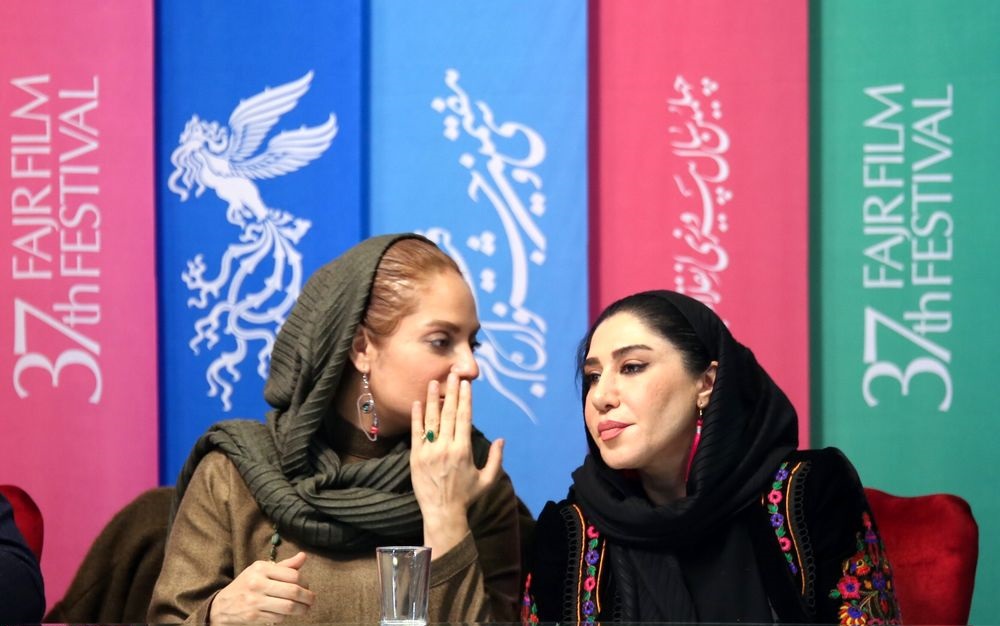 لباسهای خاص بازیگران در جشنواره فجر/ از مهناز افشار تا بهنوش بختیاری لباسهای خاص بازیگران در جشنواره فجر/ از مهناز افشار تا بهنوش بختیاری