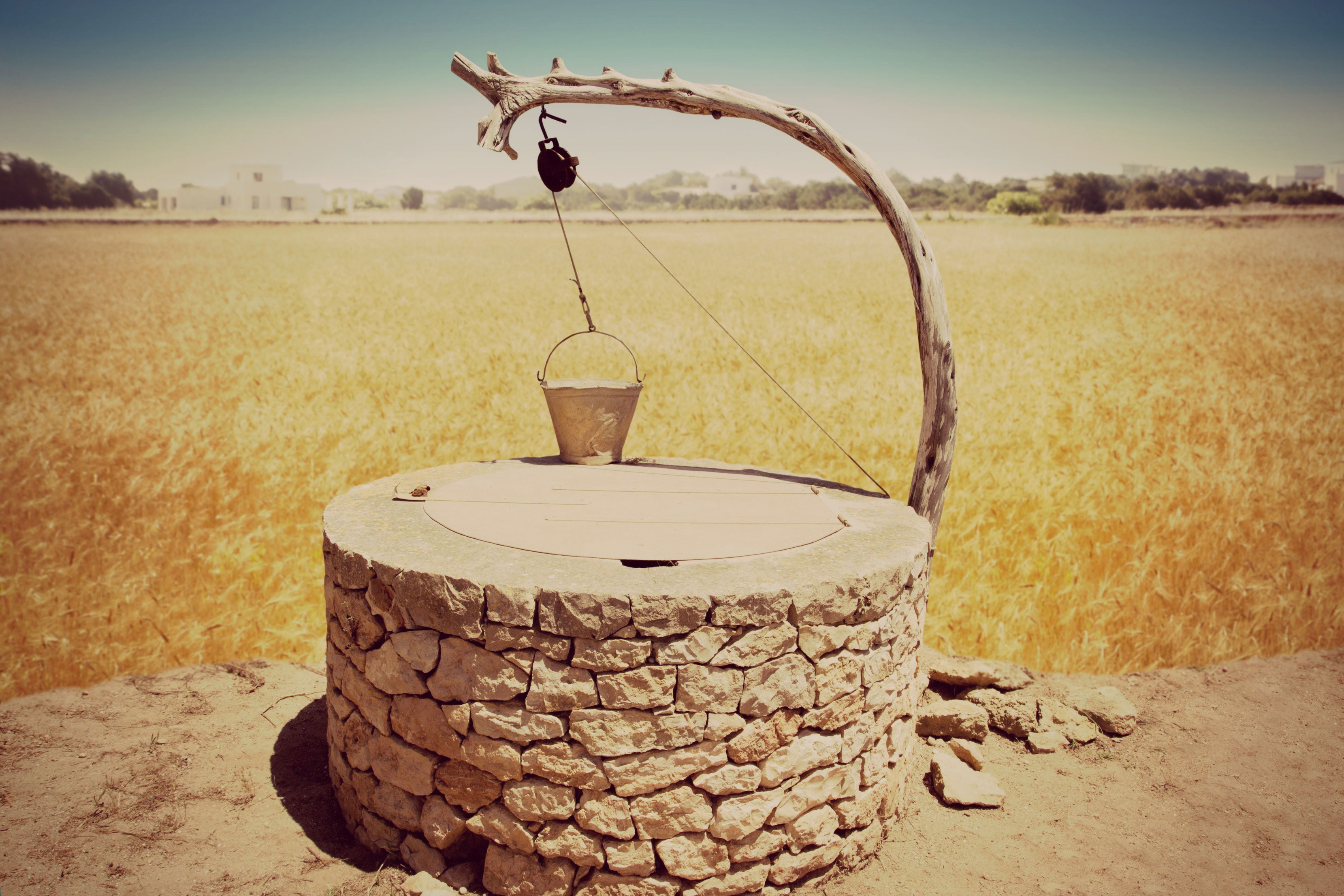 منابع آب