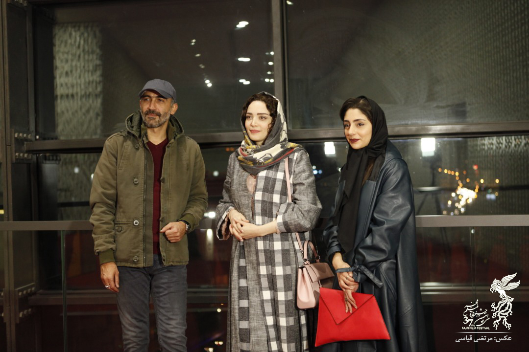 (تصاویر) بهنوش طباطبایی و هستی مهدوی‌فر در پردیس چارسو