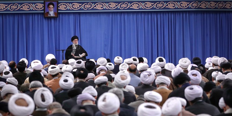رهبر انقلاب: برخی خیال می‌کنند نشاط یعنی رقاصی؛ می‌گویند فلان برنامه موسیقی را بگذاریم تا مردم نشاط پیدا کنند