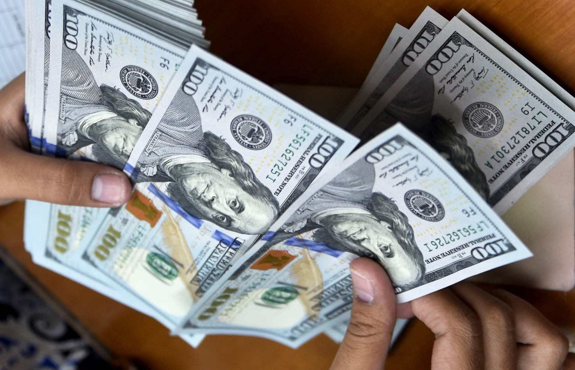 دلار ۴۲۰۰ در ایستگاه آخر؟ دلار ۴۲۰۰ در ایستگاه آخر؟